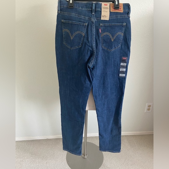 NWT Levi’s Classic Straight Hyper Sculpt Size 6 Long W28xL32 - Picture 4 of 11